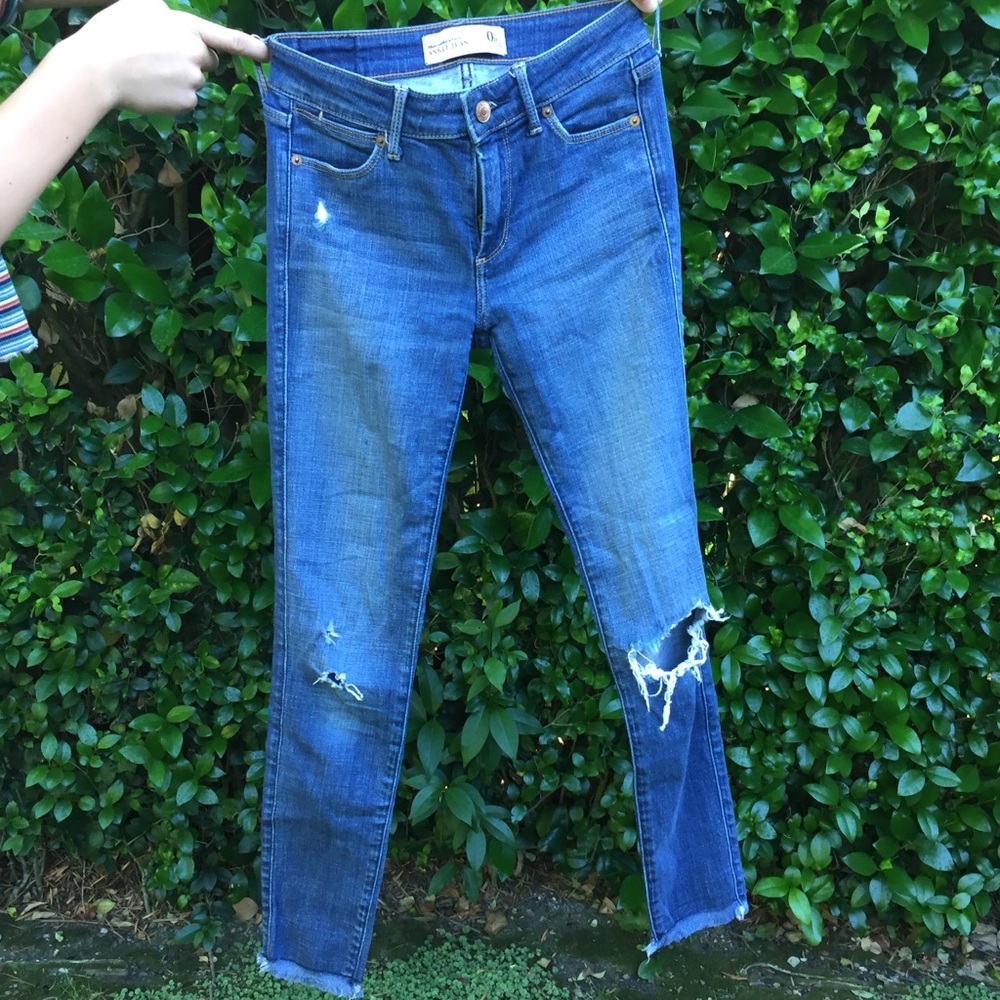 Abercrombie Ankle Holed Jeans (Size 25/ 0)